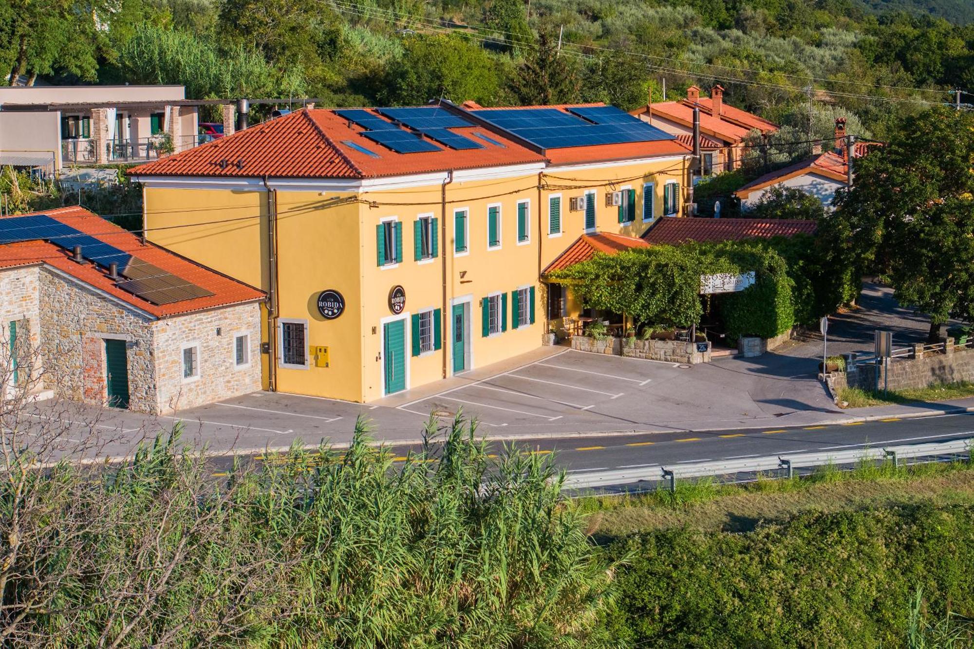 Vila Robida Rooms & Spa Črni Kal Exterior foto